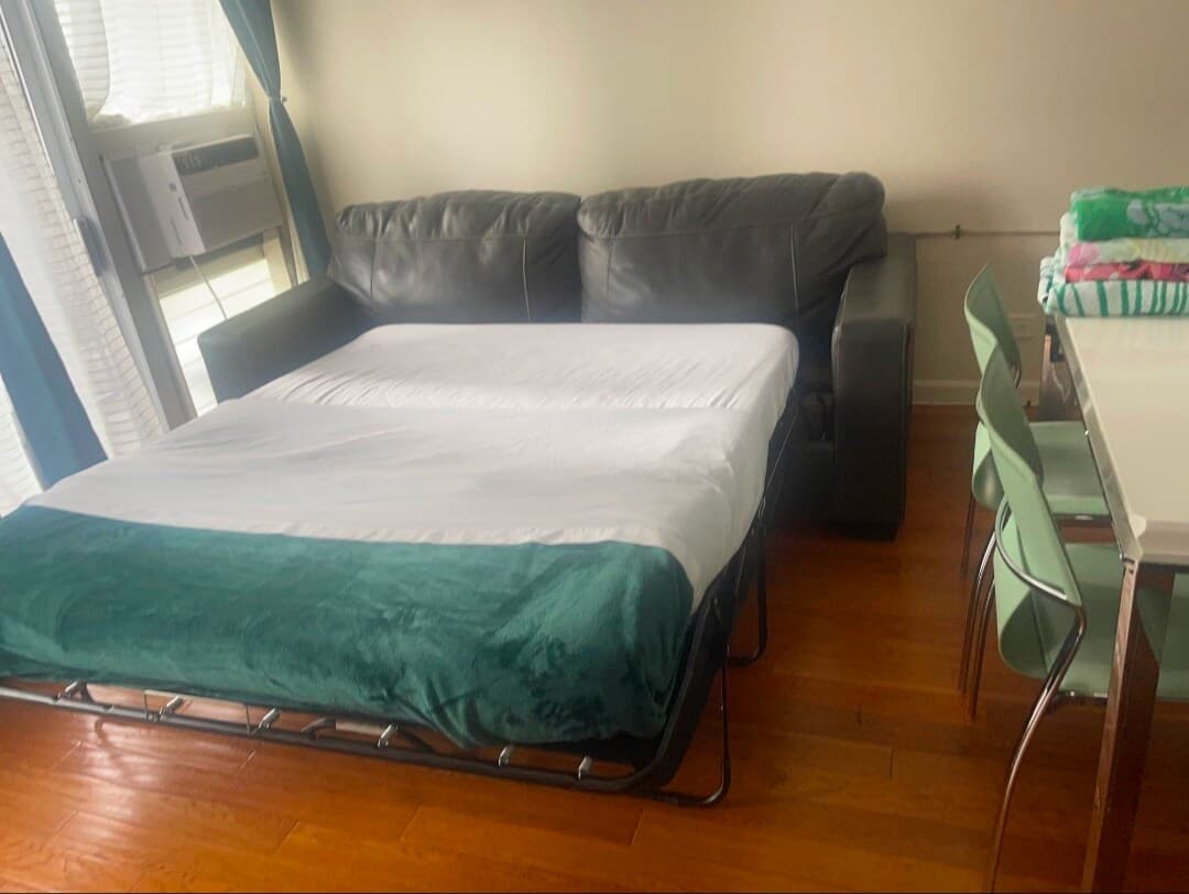 2BR Modern Condo - Heart of Waikiki - Photo 1