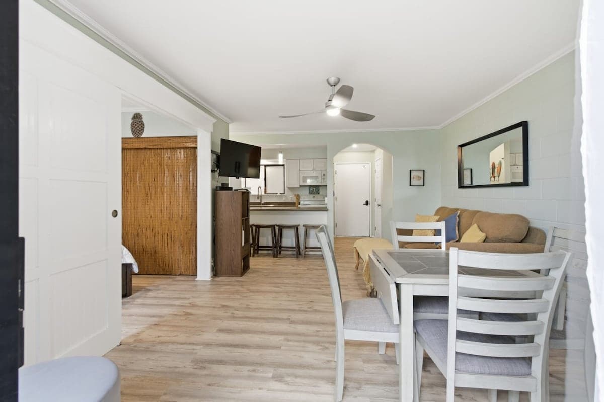 Rental unit in Wailuku · ★4.95 · 1 bedroom · 2 beds · 1 private bath - Photo 5
