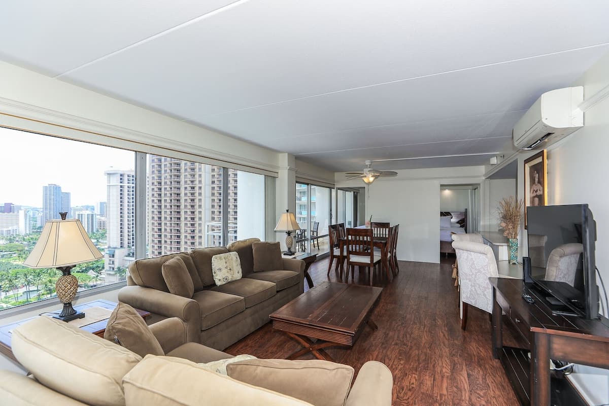 Breezy City Views, Close to Beach! - Photo 1