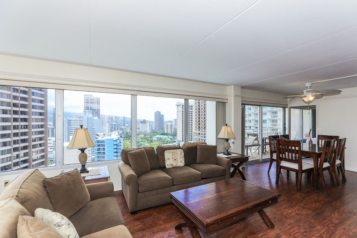 Breezy City Views, Close to Beach! - Photo 3