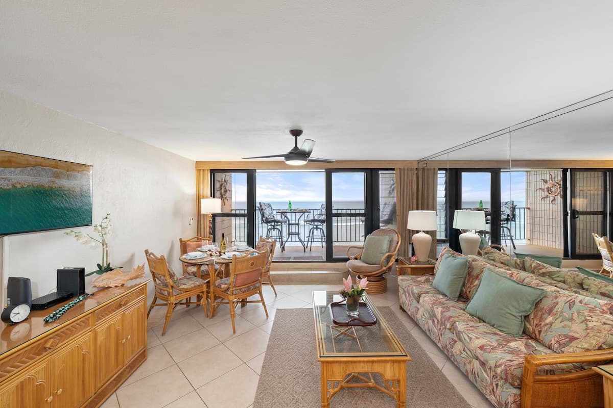 Condo in Lahaina · ★4.81 · 1 bedroom · 2 beds · 1 bath - Photo 2