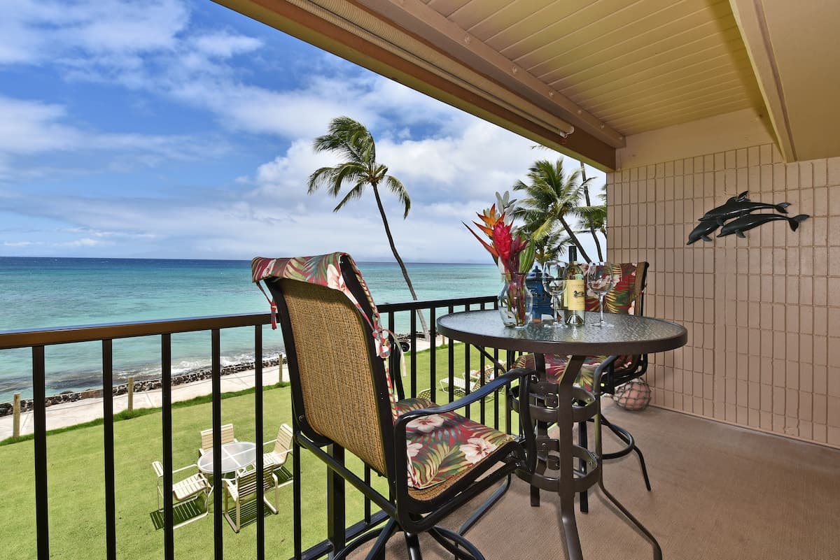 Condo in Lahaina · ★4.81 · 1 bedroom · 2 beds · 1 bath - Photo 1