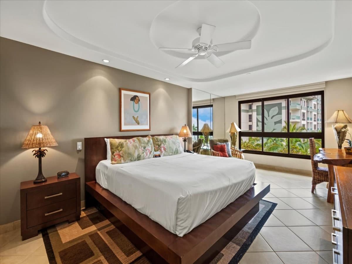 Condo in Lahaina · ★5.0 · 2 bedrooms · 2 beds · 2 baths - Photo 4