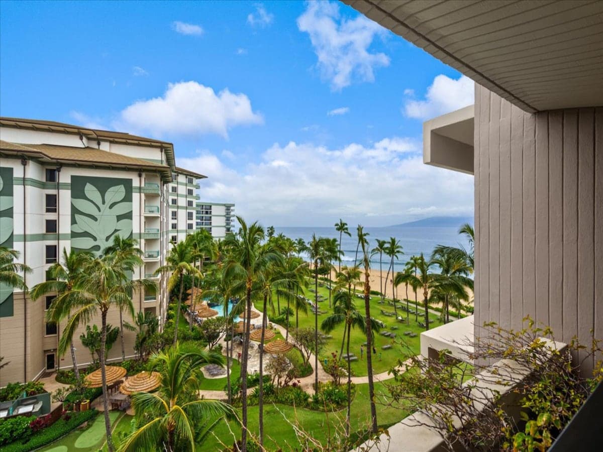 Condo in Lahaina · ★5.0 · 2 bedrooms · 2 beds · 2 baths - Photo 1