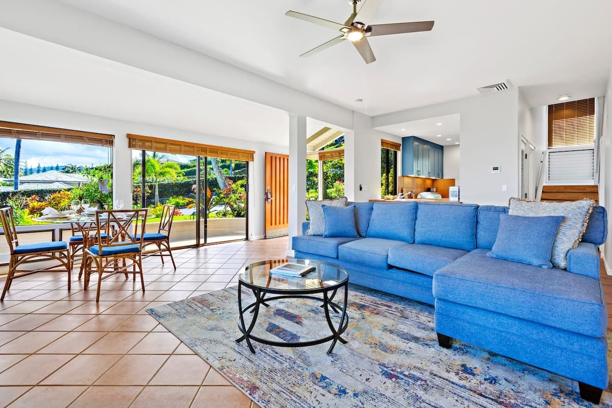 Villa in Lahaina · ★4.91 · 1 bedroom · 2 beds · 2 baths - Photo 2