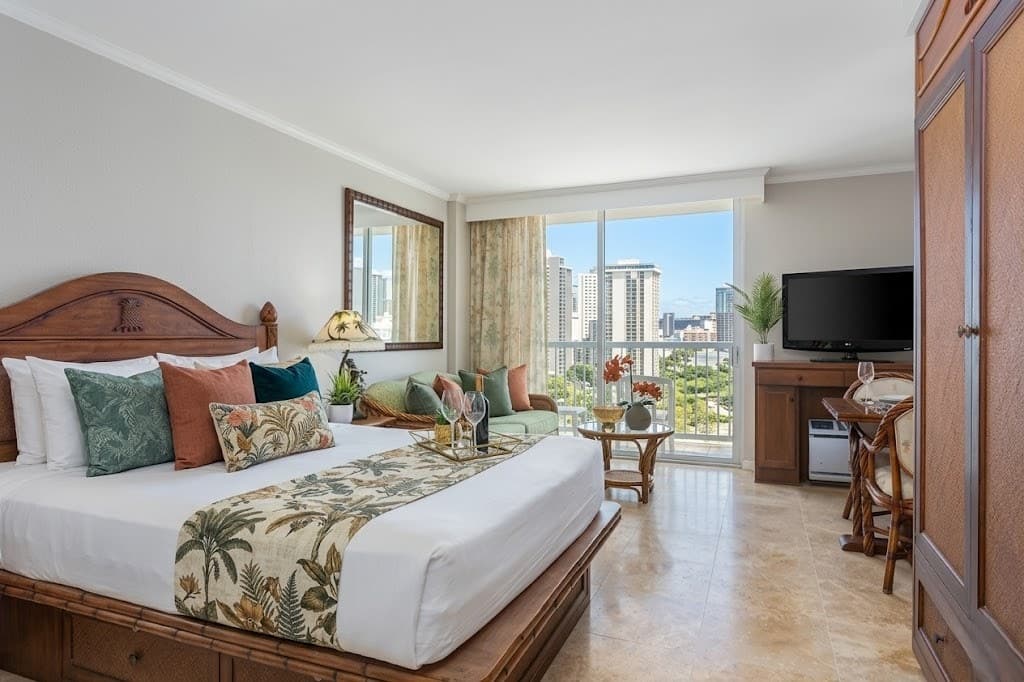 Waikiki Cozy and Spacious Studio with Balcony - Photo 1