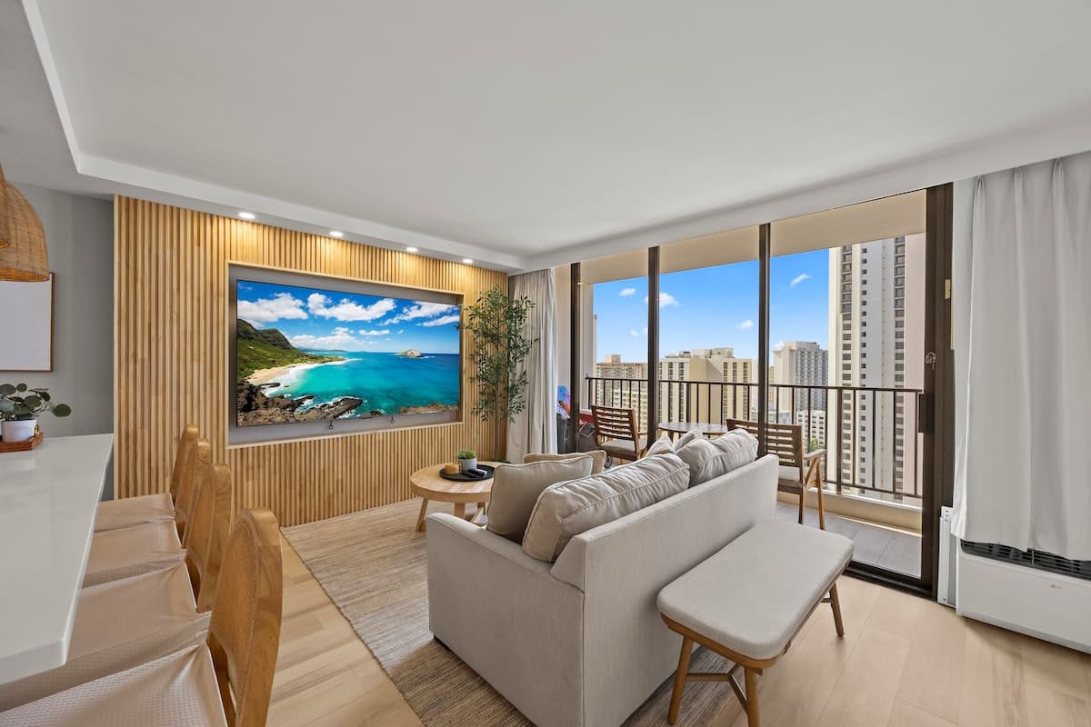 Condo in Honolulu · ★4.96 · 1 bedroom · 3 beds · 1 private bath - Photo 1