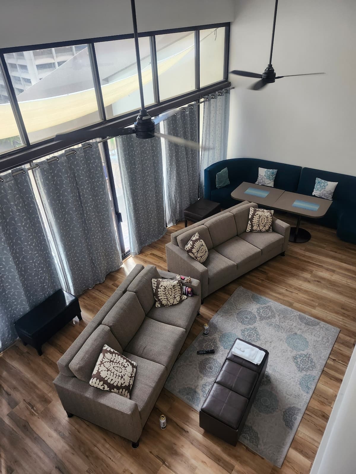 Condo in Honolulu · ★4.67 · 1 bedroom · 3 beds · 1.5 private baths - Photo 3