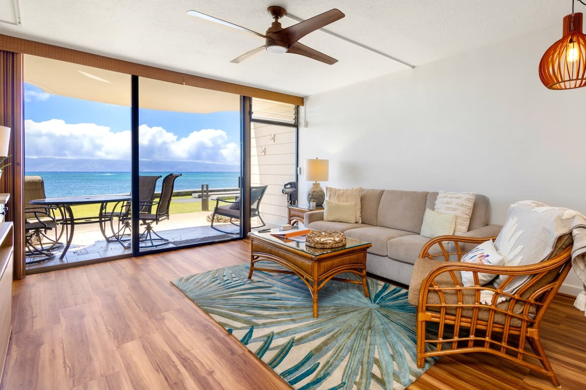 Condo in Lahaina · ★4.92 · 1 bedroom · 2 beds · 1 bath - Photo 1