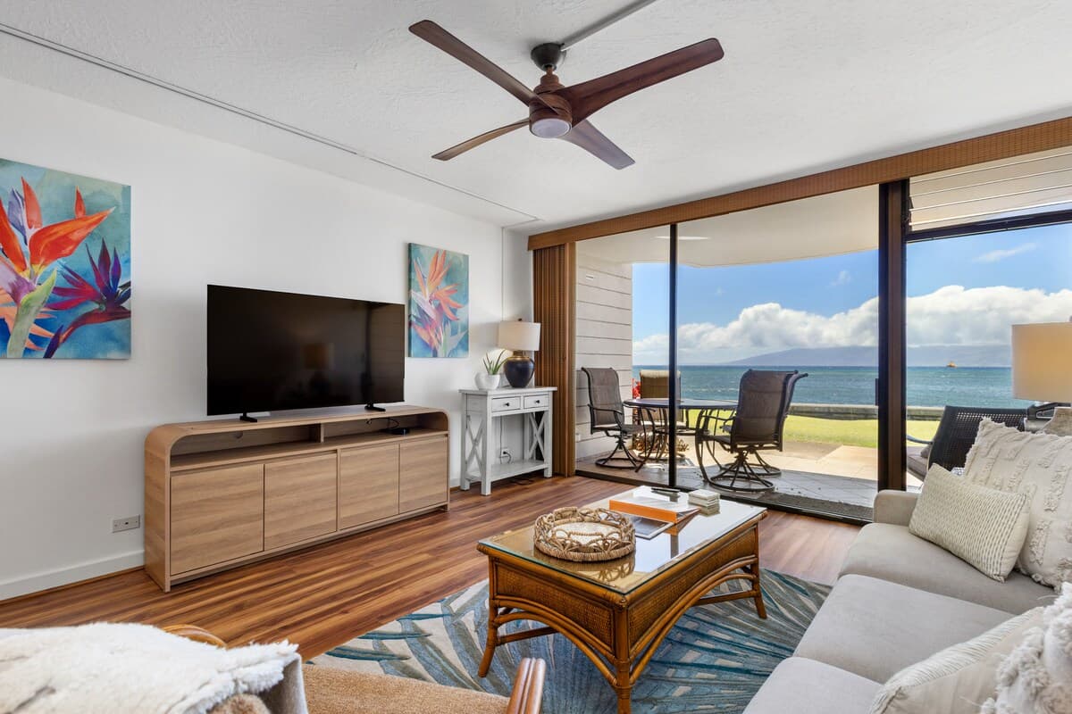 Condo in Lahaina · ★4.92 · 1 bedroom · 2 beds · 1 bath - Photo 4