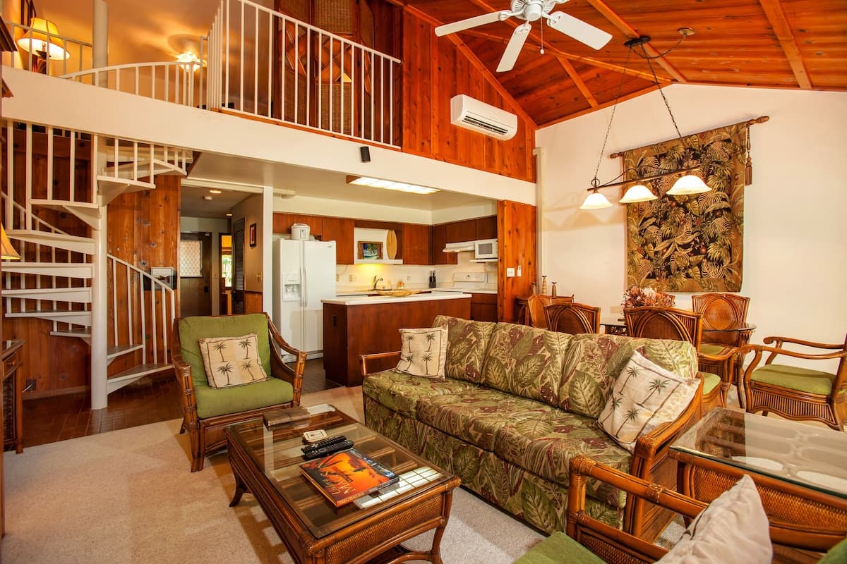 5 Bedrooms, Walk to Beach, Pickleball, A/C, Pool - Photo 4