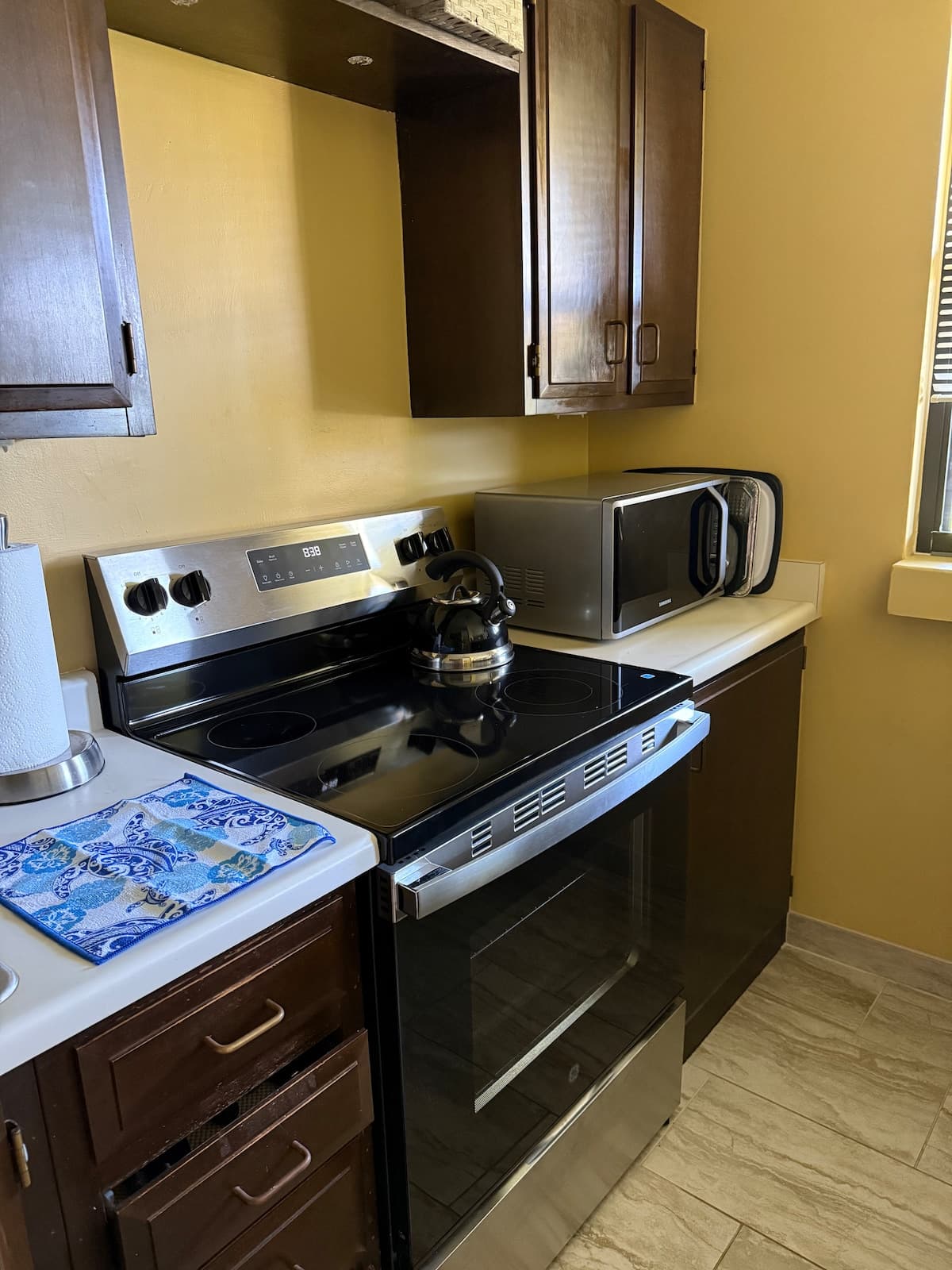 Condo in Kailua-Kona · ★4.73 · 1 bedroom · 2 beds · 1 private bath - Photo 5
