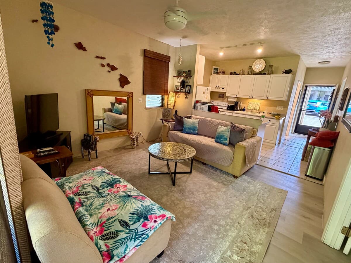 Condo in Lahaina · ★4.73 · 2 bedrooms · 2 beds · 1 bath - Photo 1