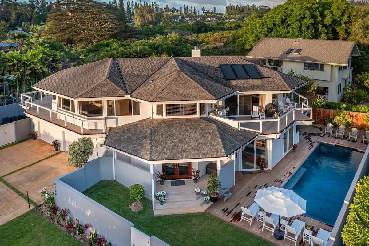Home in Princeville · ★5.0 · 4 bedrooms · 7 beds · 3.5 baths - Photo 2