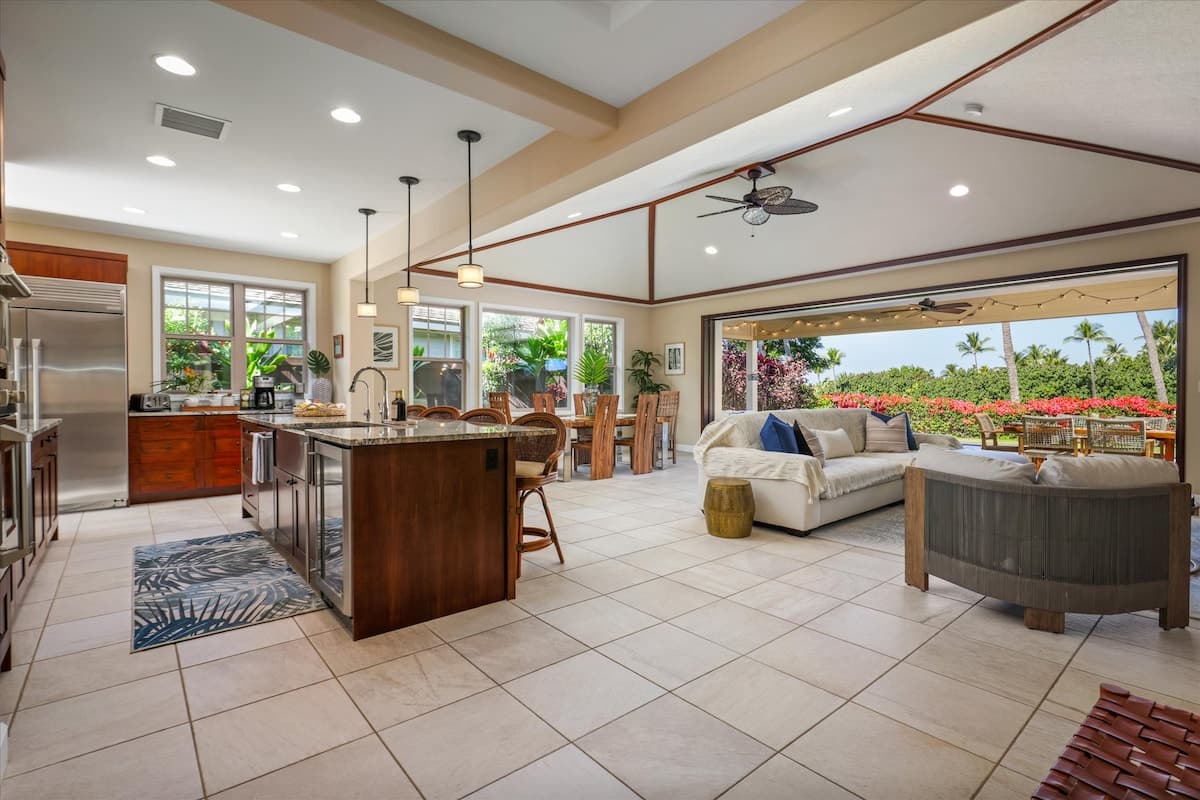 Home in Kailua-Kona · ★5.0 · 3 bedrooms · 4 beds · 3.5 baths - Photo 3