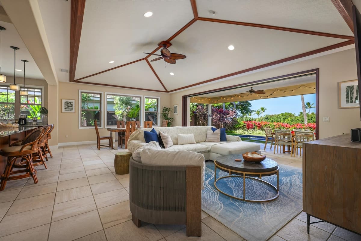 Home in Kailua-Kona · ★5.0 · 3 bedrooms · 4 beds · 3.5 baths - Photo 1