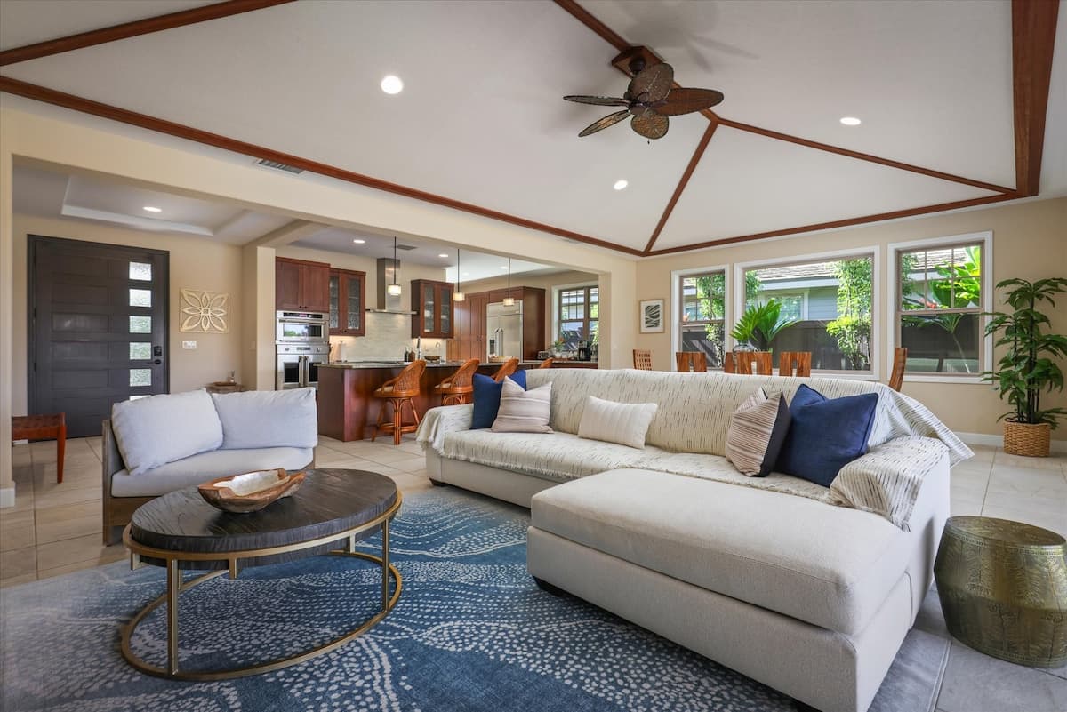 Home in Kailua-Kona · ★5.0 · 3 bedrooms · 4 beds · 3.5 baths - Photo 2