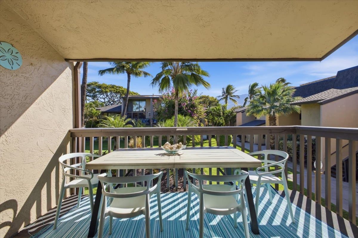 Condo in Kihei · ★4.82 · 2 bedrooms · 2 beds · 1 private bath - Photo 5