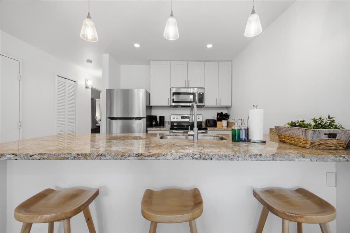 Condo in Kihei · ★4.82 · 2 bedrooms · 2 beds · 1 private bath - Photo 4