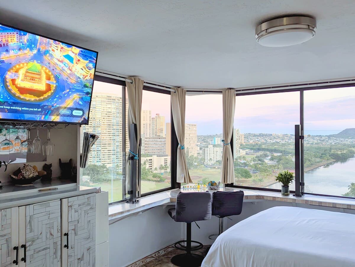 Hotel in Honolulu · ★4.97 · Studio · 1 bed · 1 private bath - Photo 3