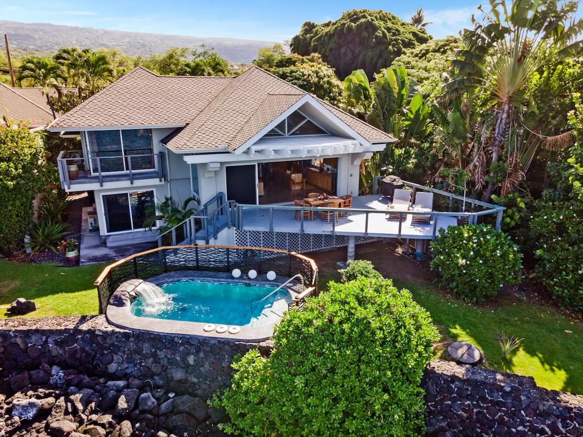 Home in Kailua-Kona · ★4.85 · 2 bedrooms · 3 beds · 2.5 baths - Photo 1
