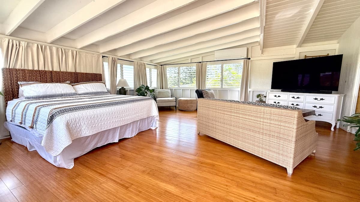 Home in Kilauea · ★4.94 · 2 bedrooms · 3 beds · 1 bath - Photo 4