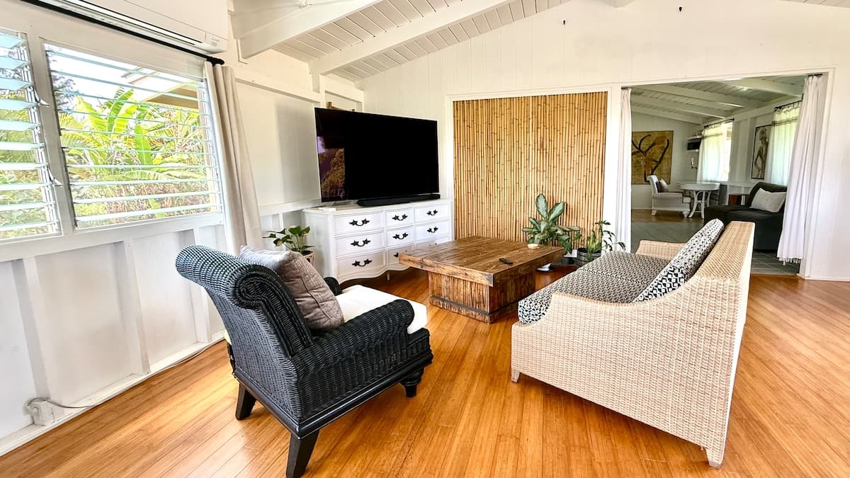 Home in Kilauea · ★4.94 · 2 bedrooms · 3 beds · 1 bath - Photo 3