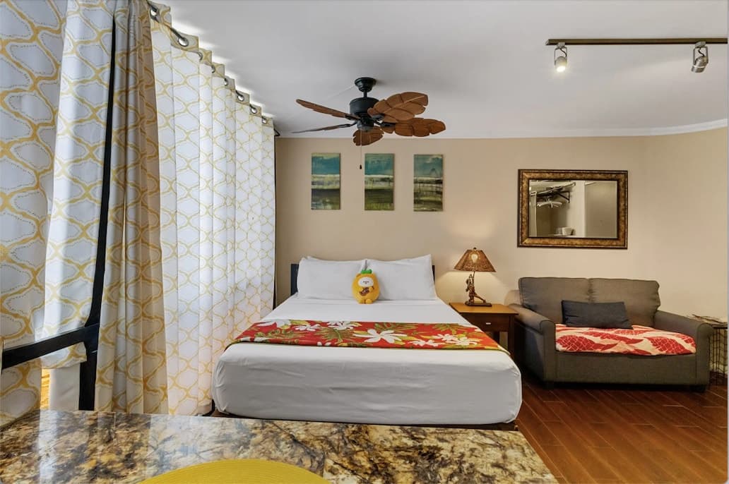 Fabulous location Waikiki Grand Hotel - Photo 2
