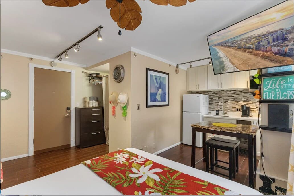 Fabulous location Waikiki Grand Hotel - Photo 5