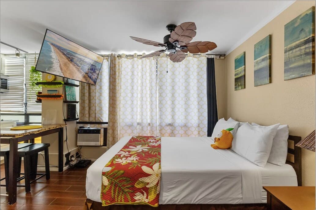 Fabulous location Waikiki Grand Hotel - Photo 3