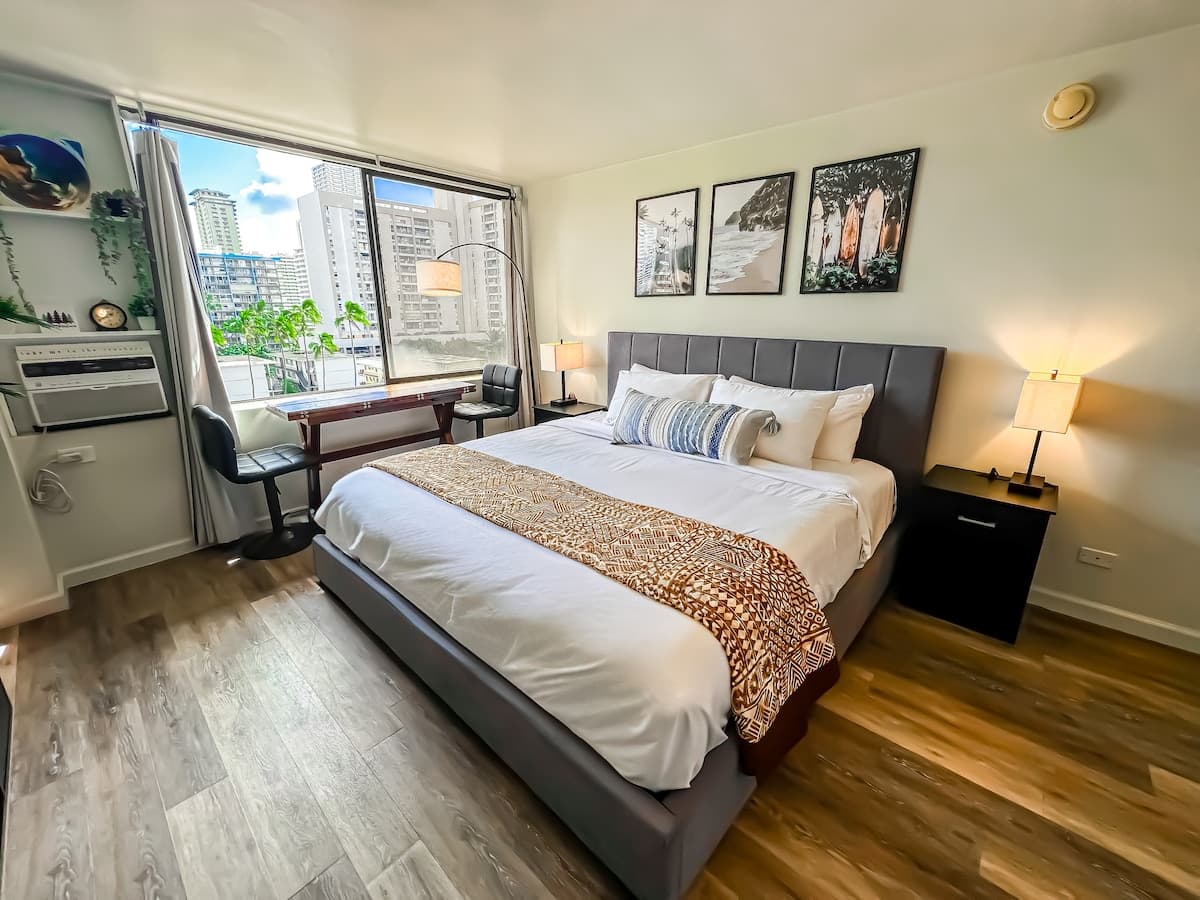 Condo in Honolulu · ★4.92 · Studio · 1 bed · 1 private bath - Photo 3