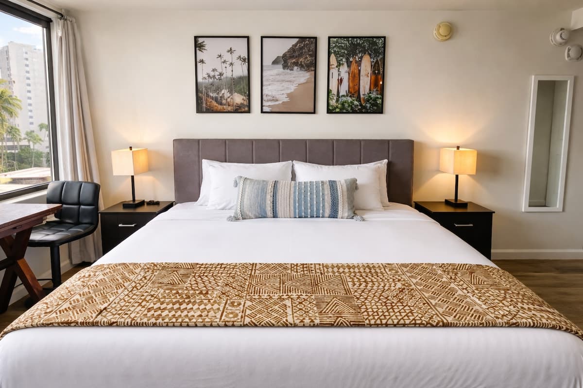 Condo in Honolulu · ★4.92 · Studio · 1 bed · 1 private bath - Photo 2