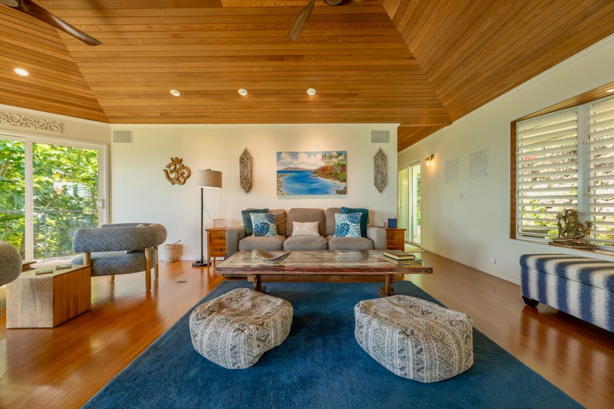 Home in Lahaina · ★4.93 · 2 bedrooms · 3 beds · 2 baths - Photo 3