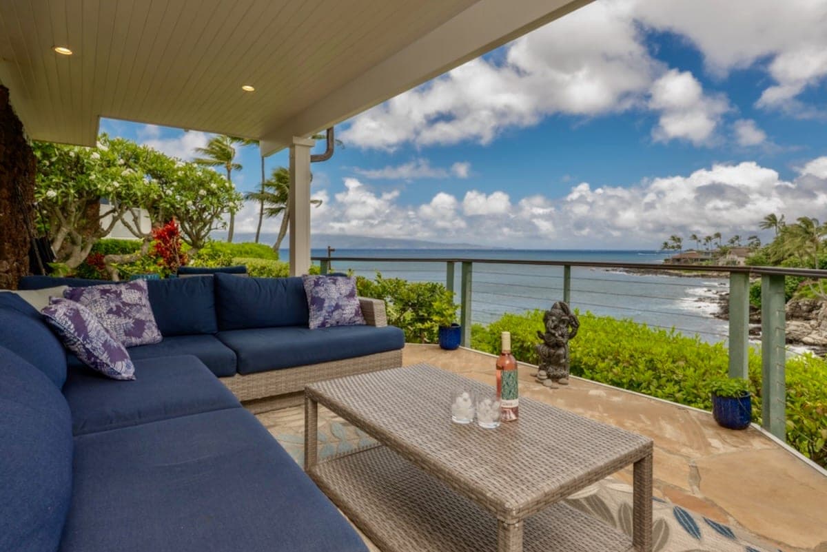 Home in Lahaina · ★4.93 · 2 bedrooms · 3 beds · 2 baths - Photo 1