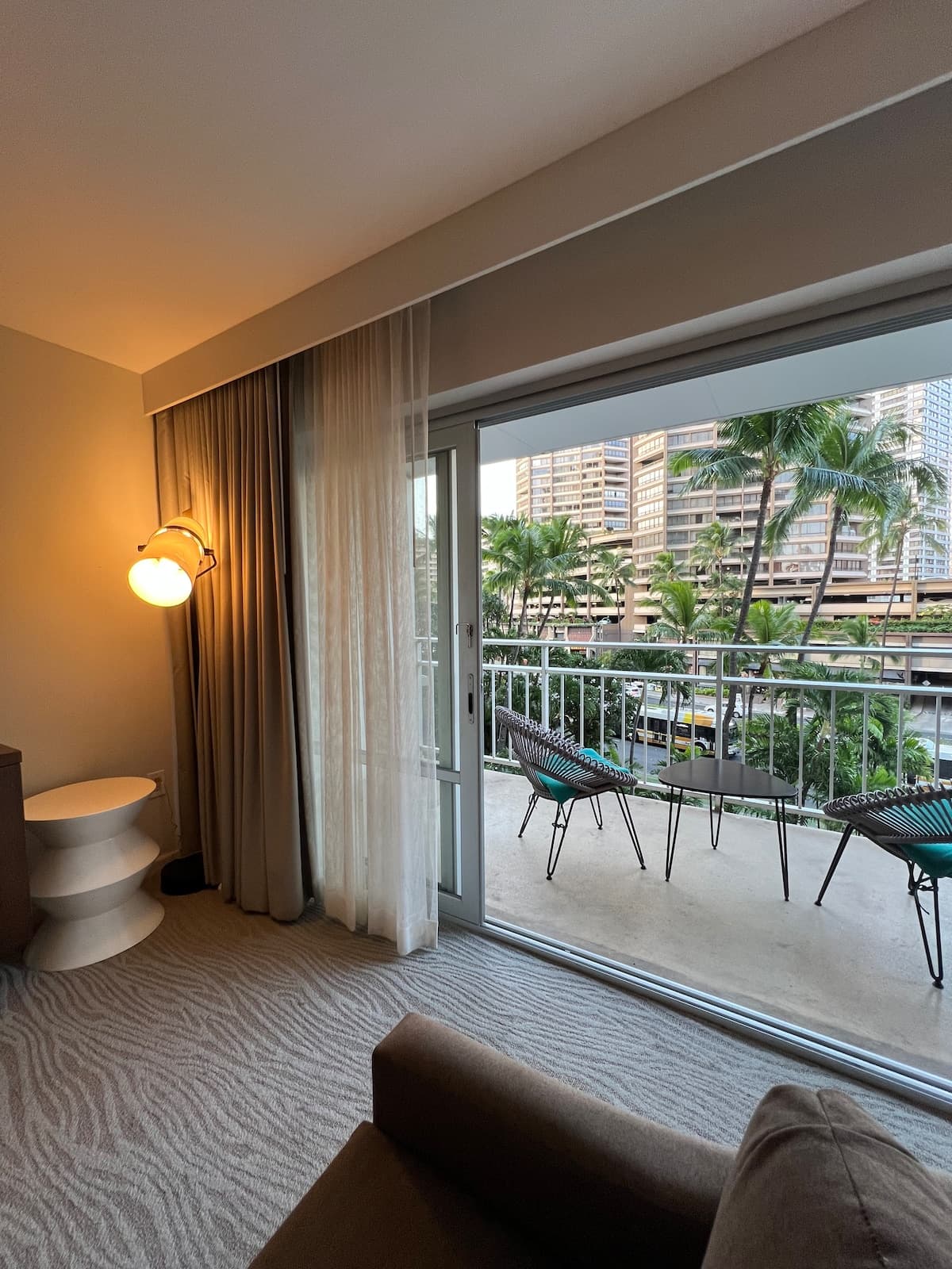 Ilikai Waikīkī Studio w/ 2 Pools and large lanai - Photo 1