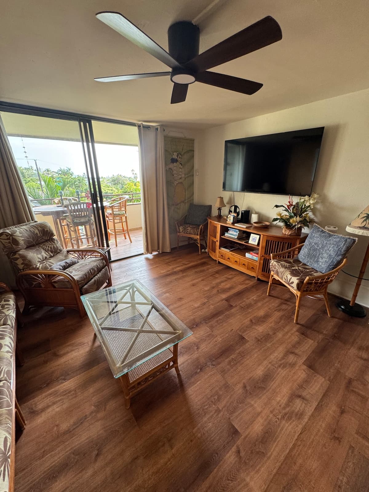 Condo in Kailua-Kona · ★4.88 · 2 bedrooms · 2 beds · 2 private baths - Photo 4
