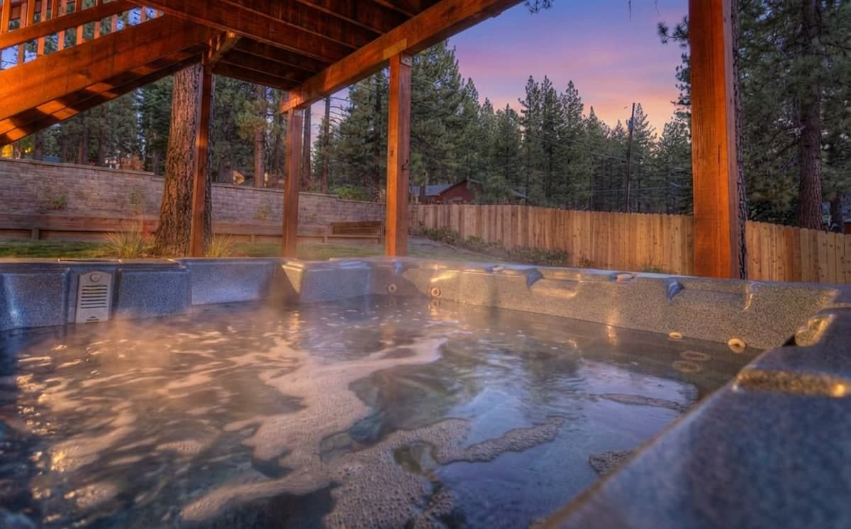 Woodsy Cabin with Hot Tub, Trails & Sledding Hill - Photo 2