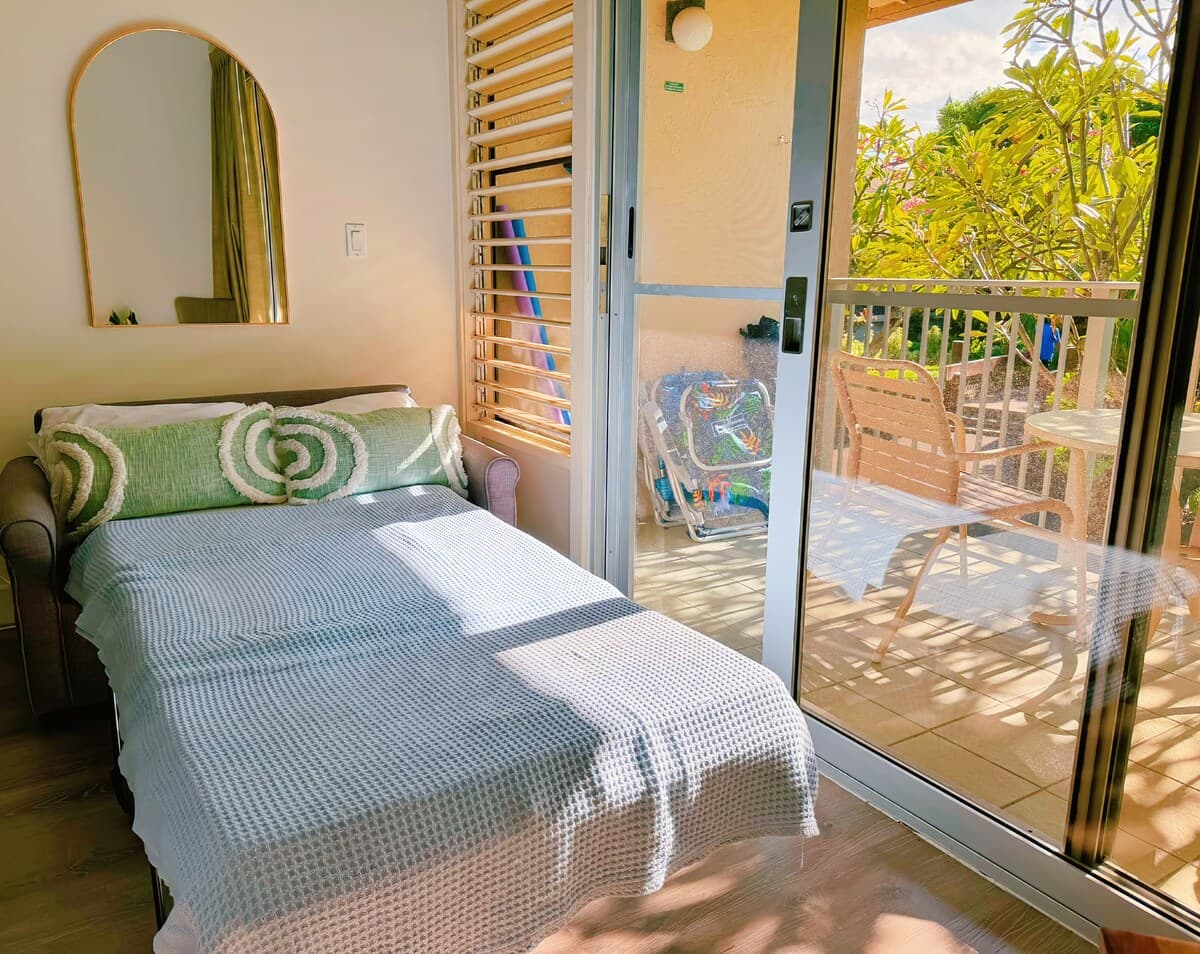 Condo in Lahaina · ★4.94 · Studio · 2 beds · 1 private bath - Photo 1