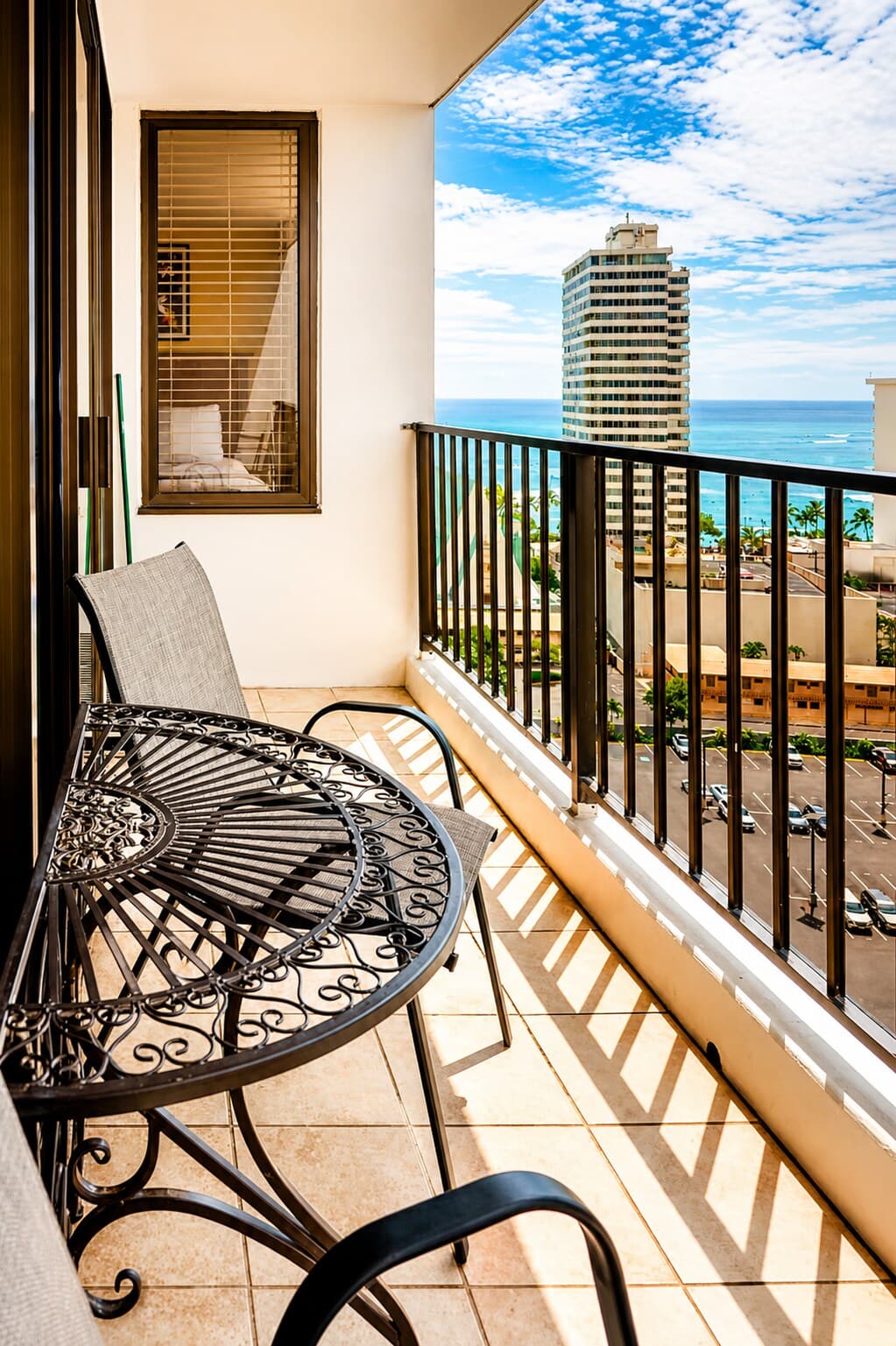 Condo in Honolulu · ★4.9 · 1 bedroom · 3 beds · 1 private bath - Photo 3