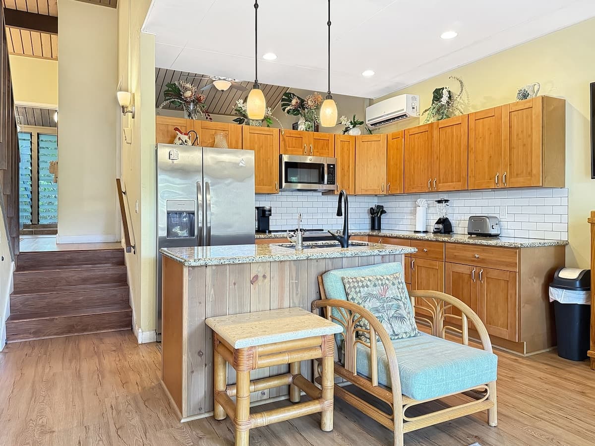 Condo in Kailua-Kona · ★4.81 · 2 bedrooms · 3 beds · 2 private baths - Photo 2