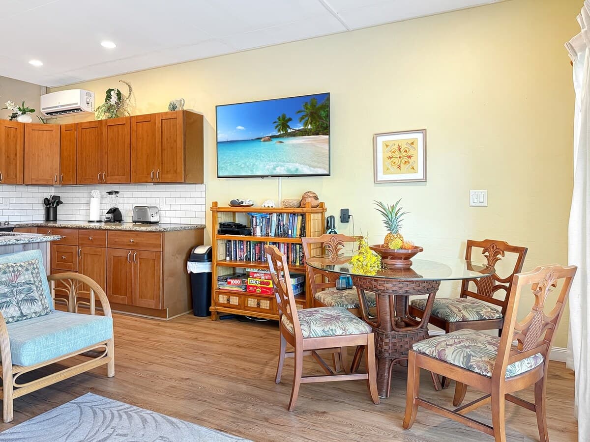 Condo in Kailua-Kona · ★4.81 · 2 bedrooms · 3 beds · 2 private baths - Photo 3