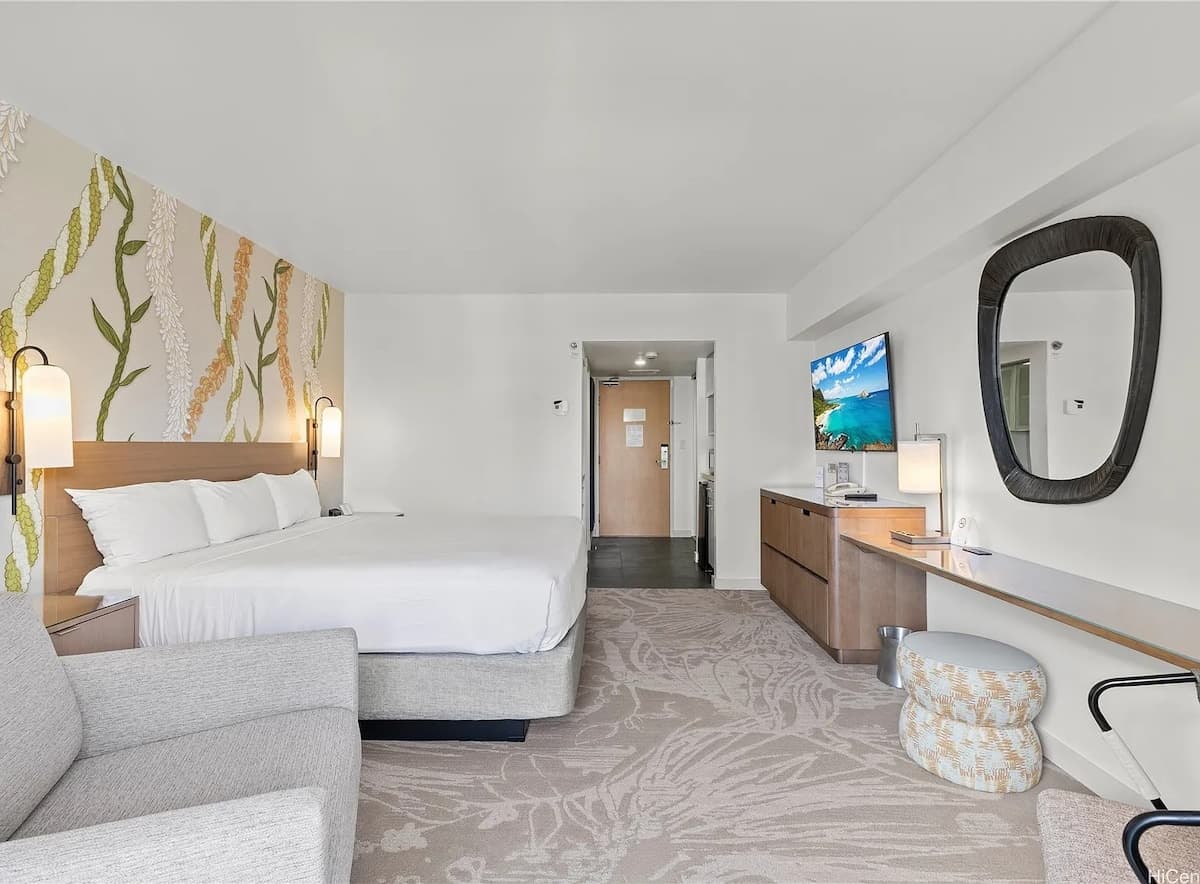 Hotel in Honolulu · ★4.76 · Studio · 1 bed · 1 private bath - Photo 2