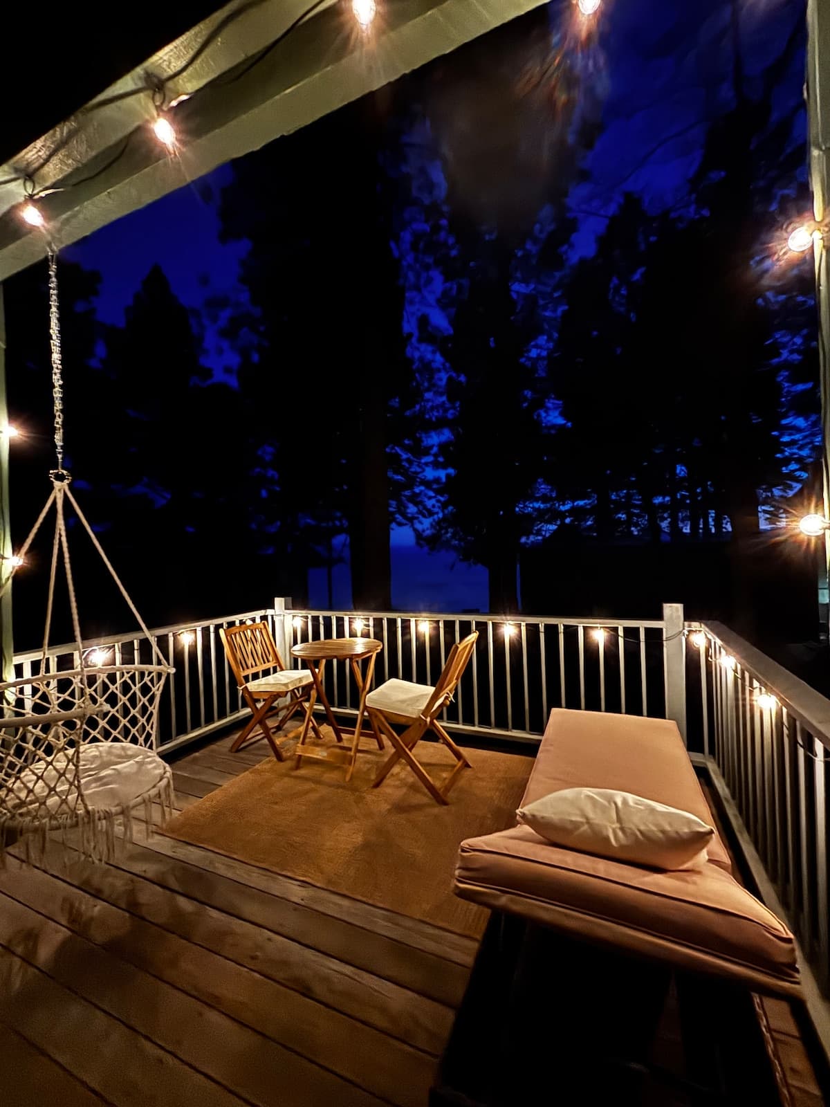 Cabin in Incline Village · ★4.86 · 3 bedrooms · 4 beds · 2.5 private baths - Photo 3