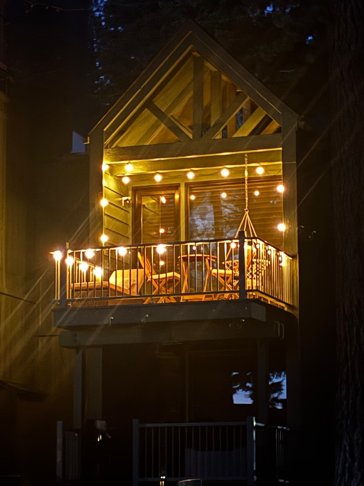 Cabin in Incline Village · ★4.86 · 3 bedrooms · 4 beds · 2.5 private baths - Photo 4