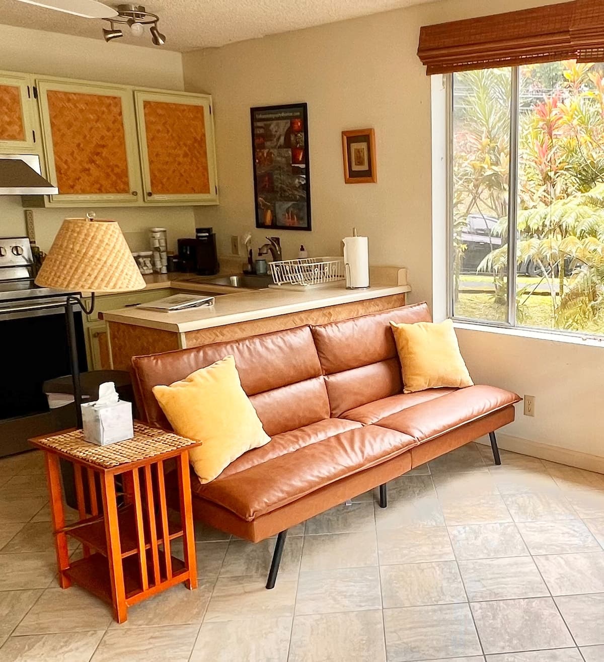 Condo in Hilo · ★4.66 · 2 bedrooms · 3 beds · 1.5 private baths - Photo 1