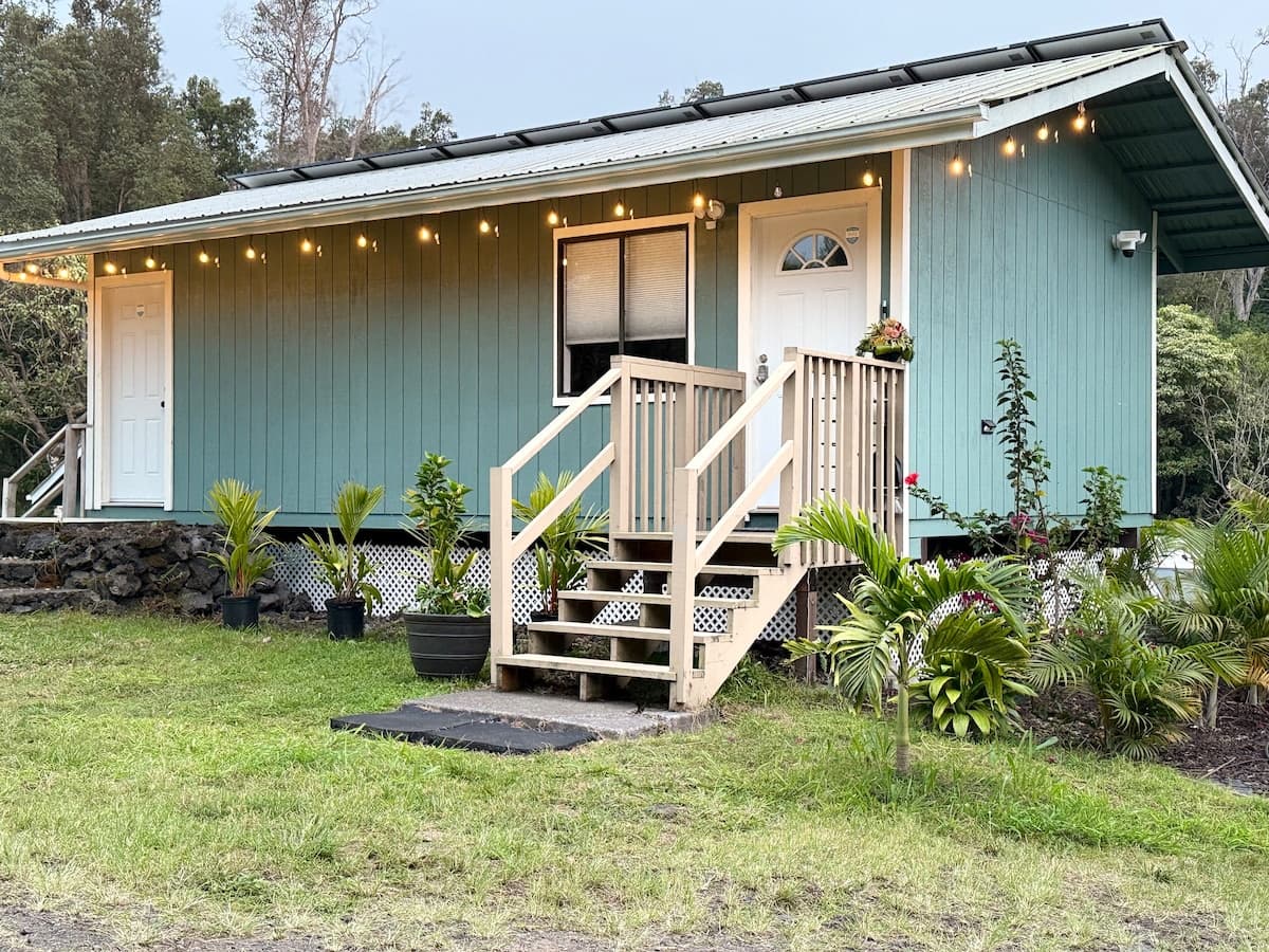 Cabin in Captain Cook · ★4.78 · 1 bedroom · 2 beds · 1 private bath - Photo 3