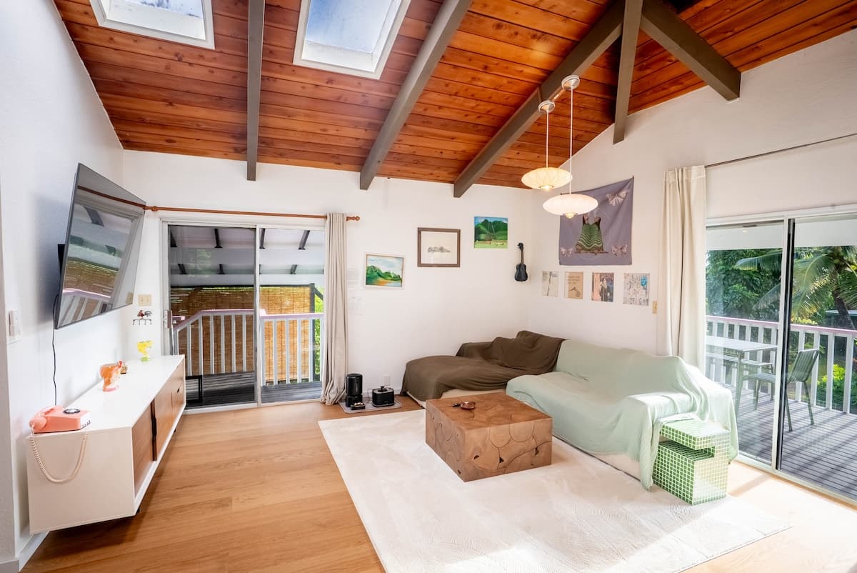 Home in Hanalei · ★5.0 · 2 bedrooms · 2 beds · 1.5 baths - Photo 4