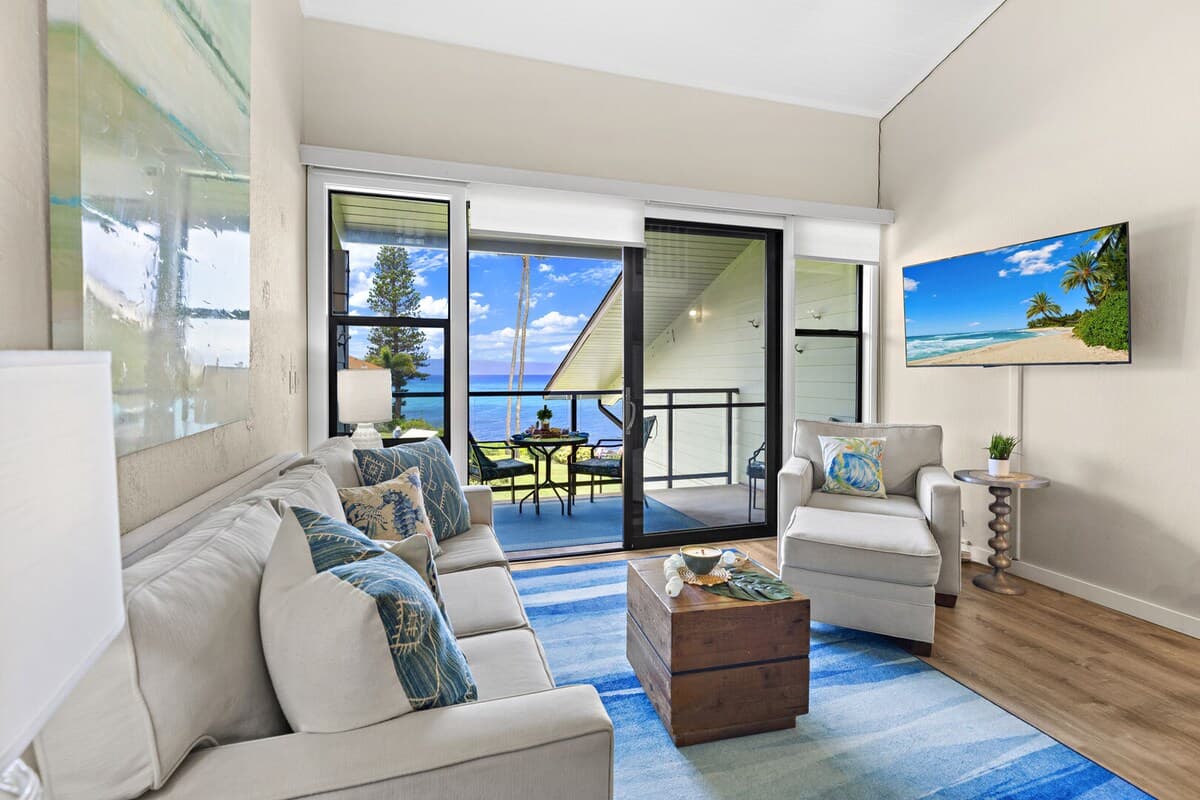 Condo in Lahaina · ★4.5 · 2 bedrooms · 2 beds · 2 baths - Photo 3