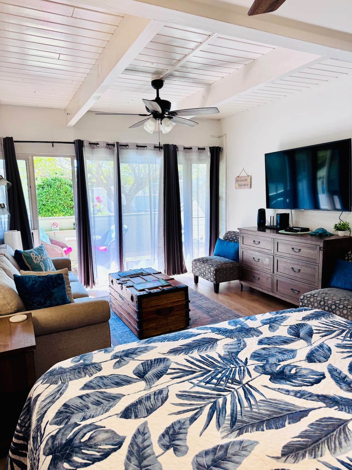 Couples Getaway | Beach, Pool, Hot Tub, Tennis! - Photo 4
