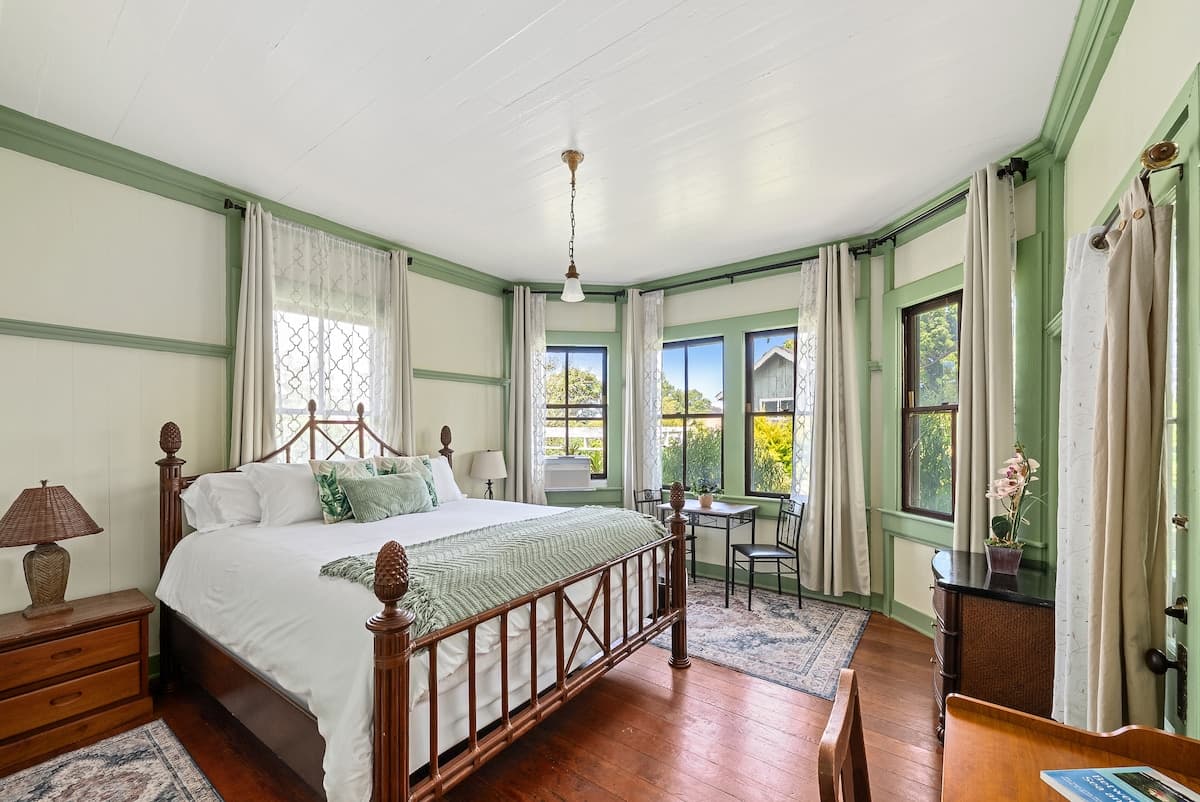 Guesthouse in Makawao · ★4.94 · 2 bedrooms · 2 beds · 1 private bath - Photo 1